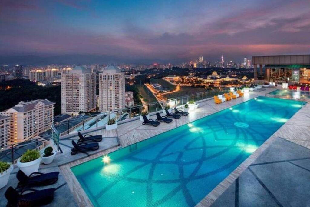 Skypool Couple In Sri Hartamas Kl